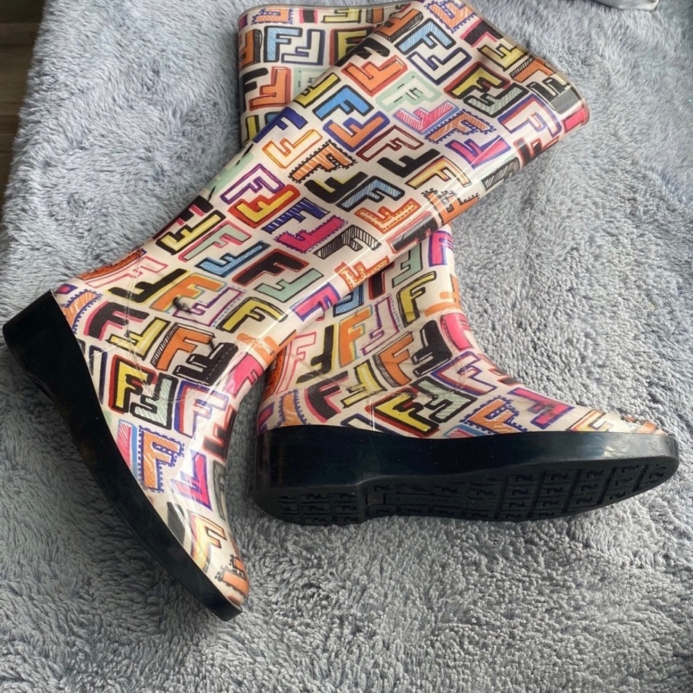 Fendi rain boots size 36.